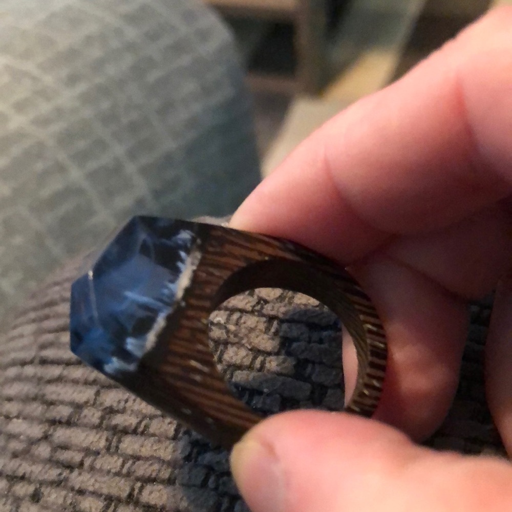 🏵Unique wood ring. Size 8
